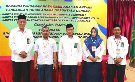 Pimpinan Dan Pegawai Pengadilan Agama Gorontalo Mengikuti Pembukaan ...