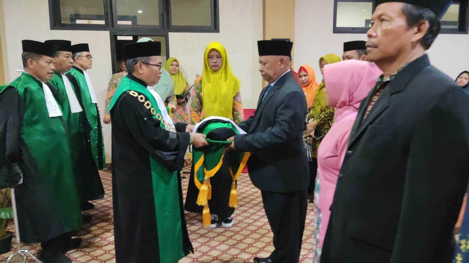 Wisuda Dan Pelepasan Purnabakti Hakim Dan Panitera Pengganti Pengadilan ...