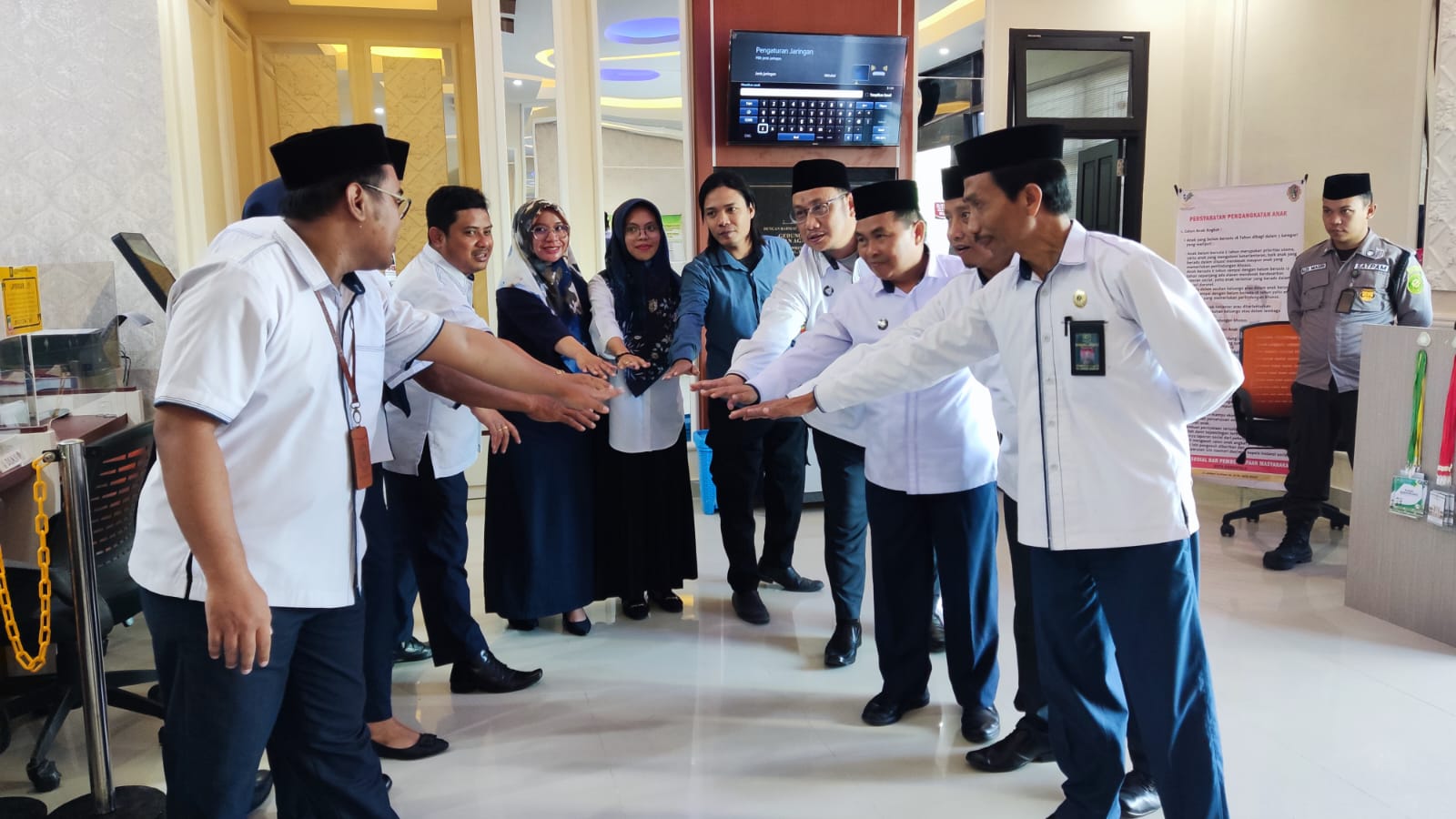 PTSP Pengadilan Agama Gorontalo Gemakan Spirit 5M Dalam Melayani Masyarakat | (9/6)