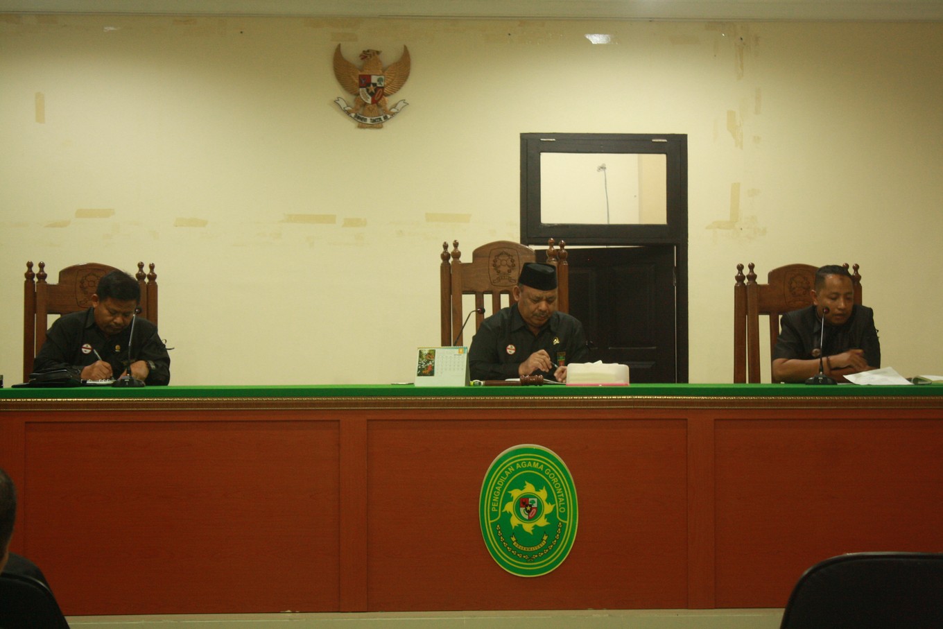 rapat 2